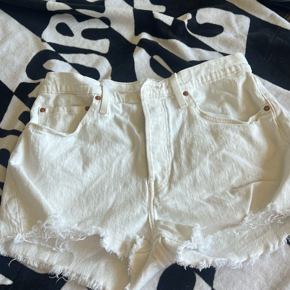 Levi white shorts